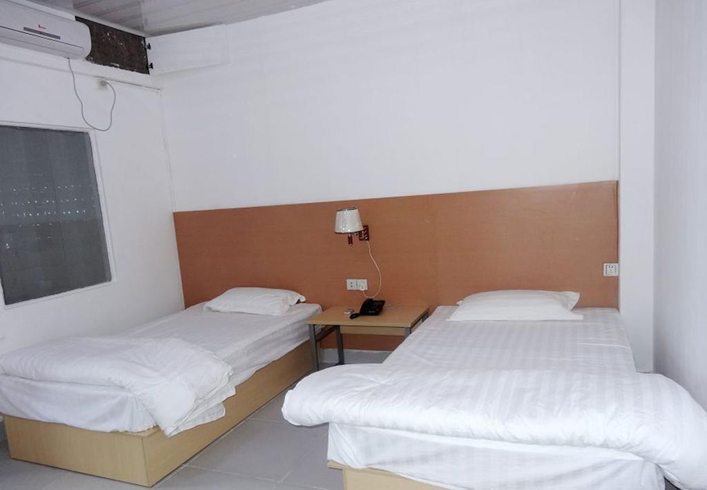 Airlines Business Hotel بورت فيلا الغرفة الصورة